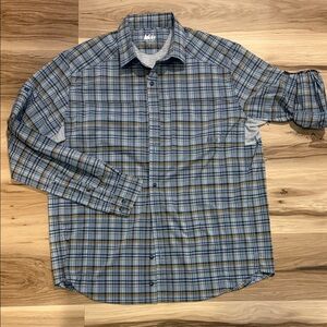 REI Men's Blue and Gray Plaid performance Button-Down Shirt